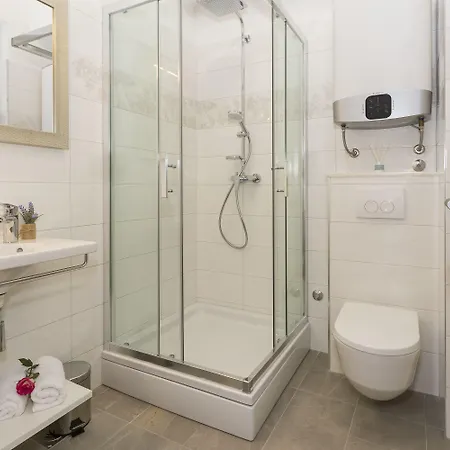 بيت ضيافة Luxury Saint Jacob 4*