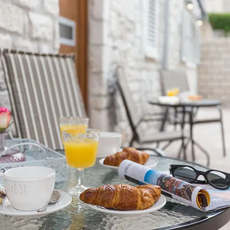 بيت ضيافة Luxury Saint Jacob 4*