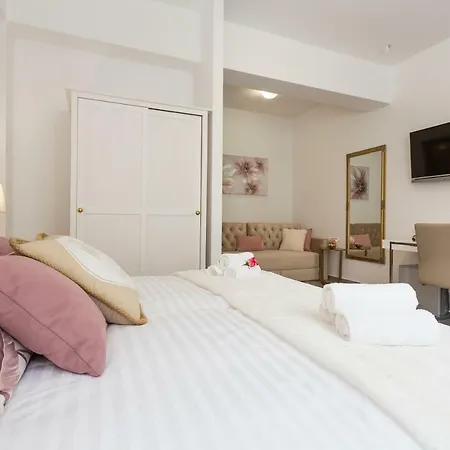 Luxury Saint Jacob