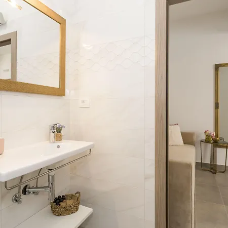 Luxury Saint Jacob Vendégház 4*