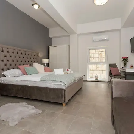 Luxury Saint Jacob Vendégház 4*