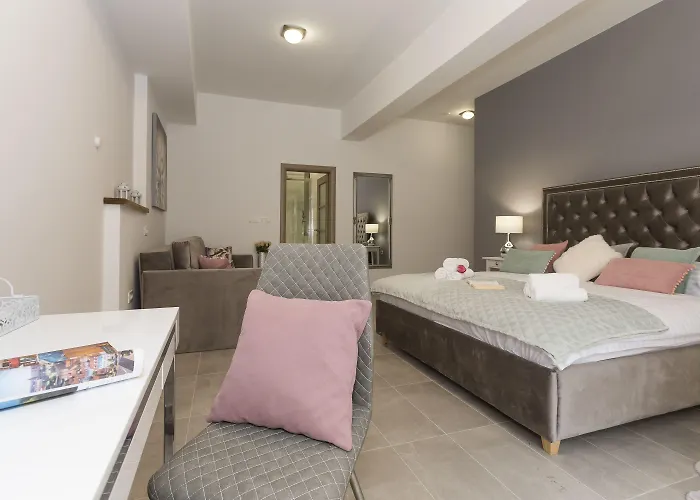 Πανσιόν Luxury Saint Jacob Τρογκίρ