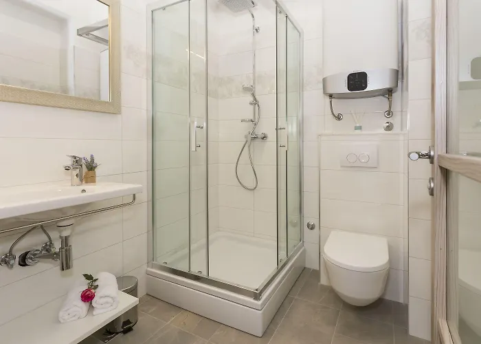 Πανσιόν Luxury Saint Jacob 4*