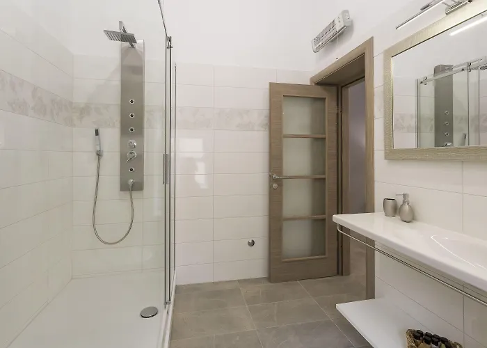 Luxury Saint Jacob Πανσιόν 4*