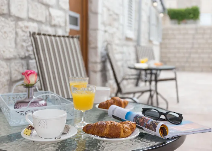 Πανσιόν Luxury Saint Jacob 4*