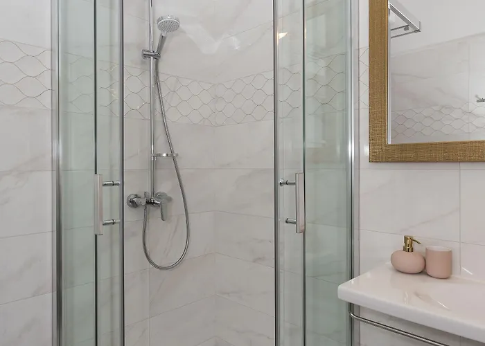 Πανσιόν Luxury Saint Jacob