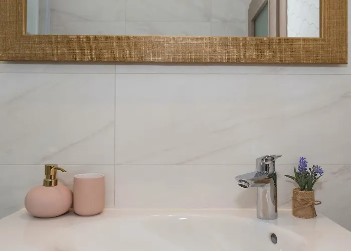 Luxury Saint Jacob Πανσιόν 4*