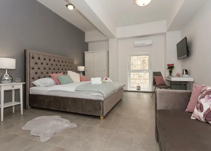 Luxury Saint Jacob Πανσιόν 4*