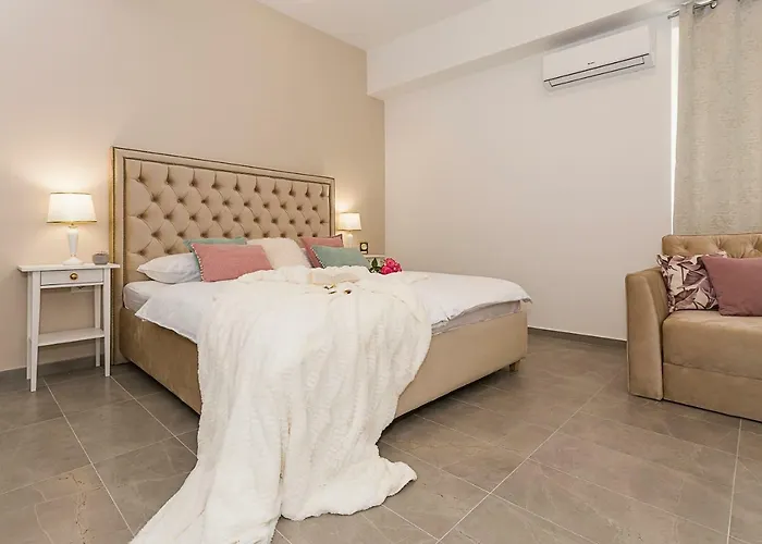 Πανσιόν Luxury Saint Jacob